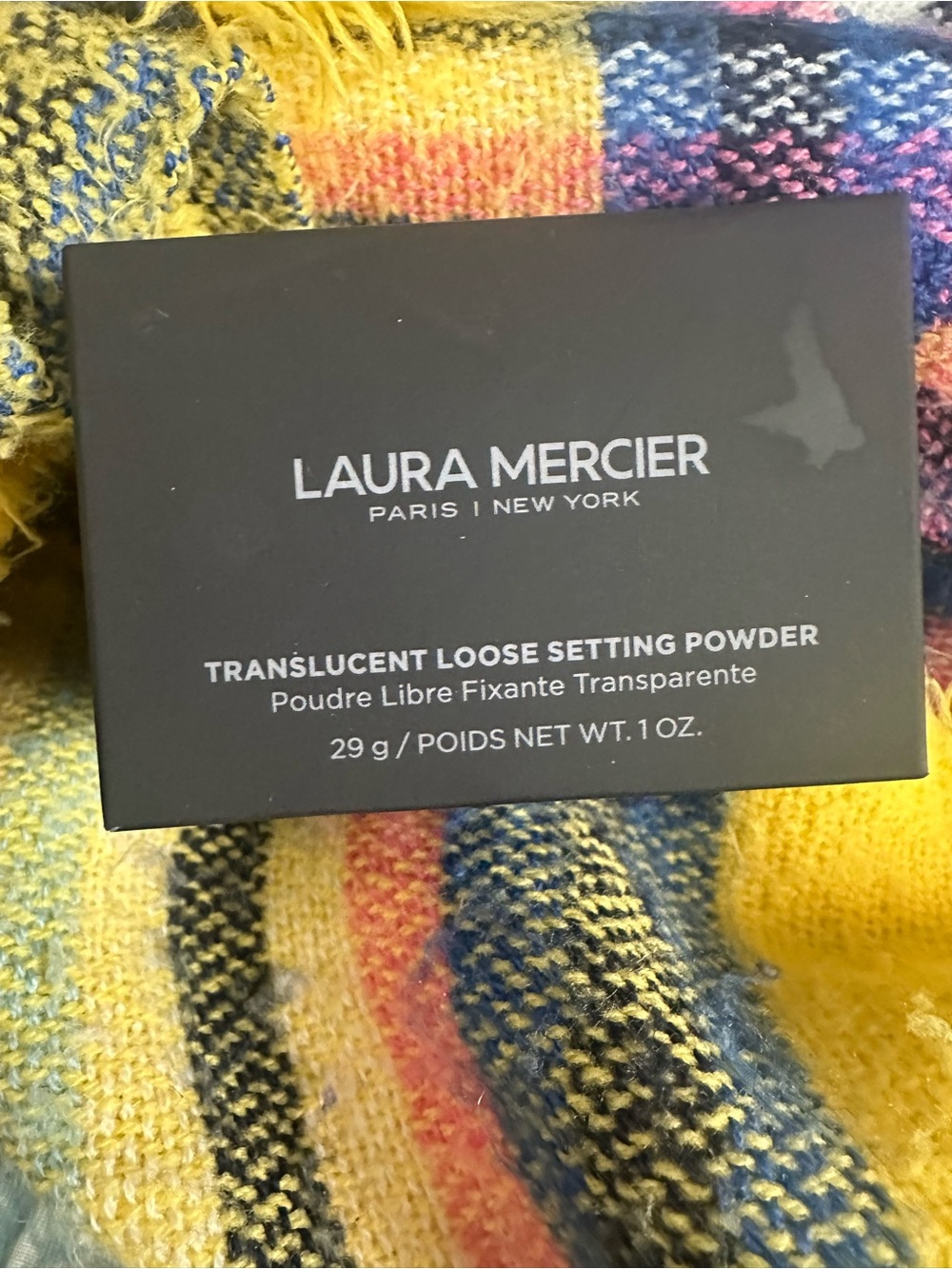 laura mercier Translucent Loose Setting Powder - Black and White Text